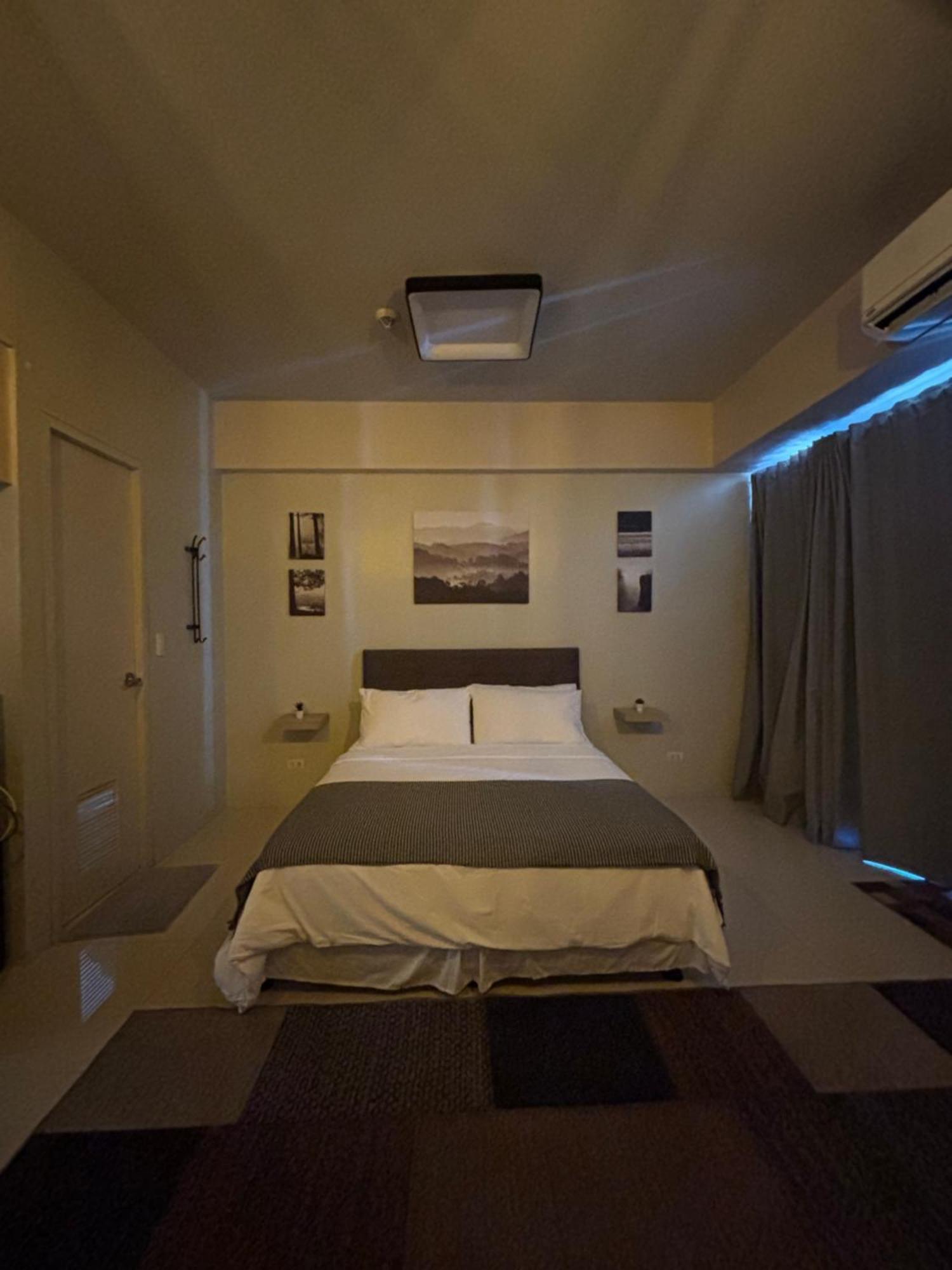 One Palm Tree Villas Short Walk Via Runway Manila Naia T3 Pasay Exterior photo